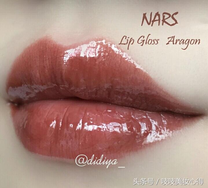 淡颜系秋冬口红推荐色,温柔又显低调的枫叶口红推荐