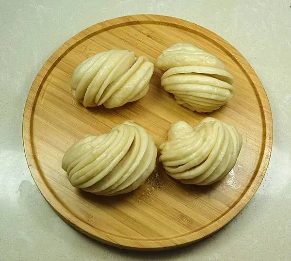 花卷怎么包又好看又简单,一次做400个花卷怎么操作