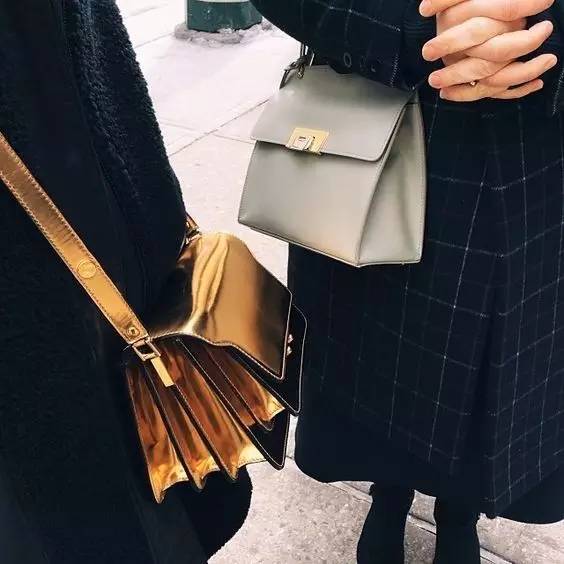 别熨衣服了|今年流行越皱越好看