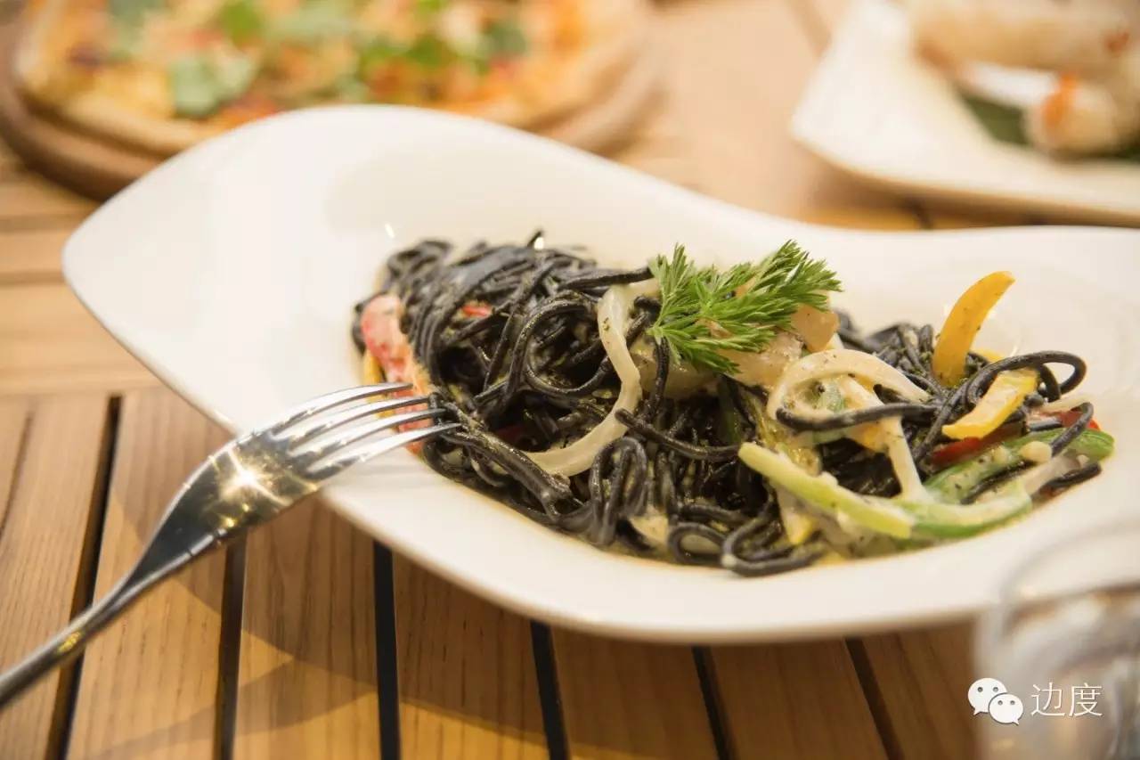 我想亲吻的，是春末夏初的味道