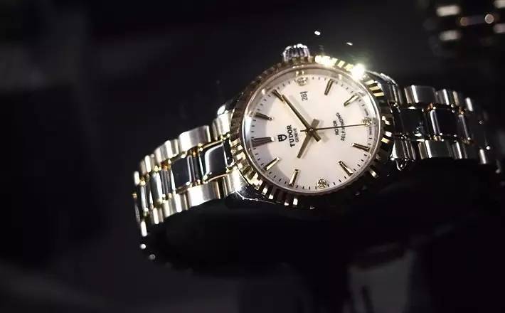 巴塞尔钻石女表,巴塞尔女表经典