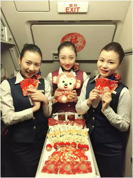 川航空姐李晓宏：与梦齐飞专业铸就美丽