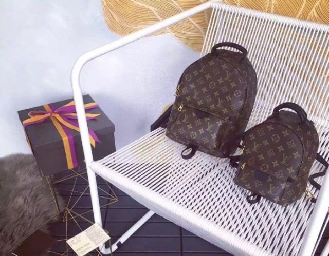 能与小斜跨抗衡的就属这些双肩包了！