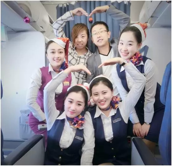 川航空姐李晓宏：与梦齐飞专业铸就美丽