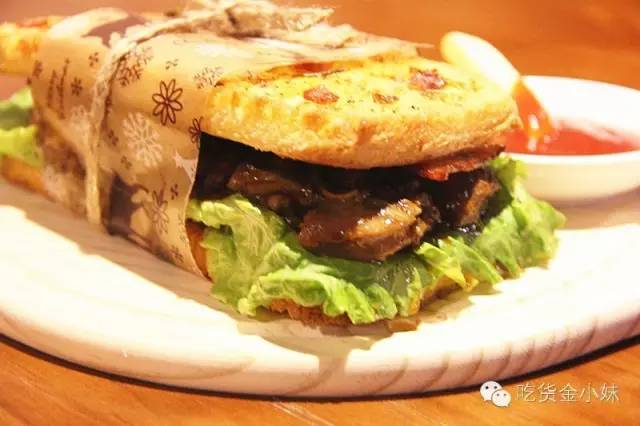 纸牌屋烤肋排店真实地址,纸牌屋烤肋排画面