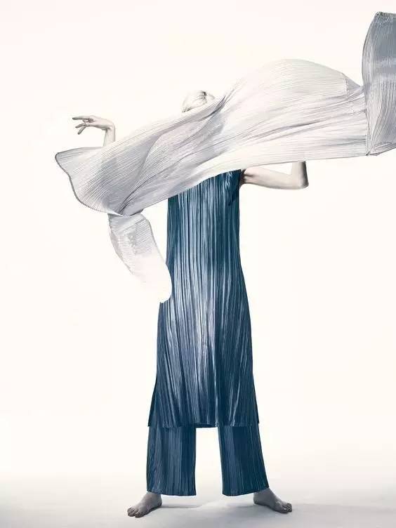 别熨衣服了|今年流行越皱越好看