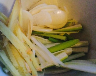 韭菜炒墨鱼仔,爆炒墨鱼仔教学