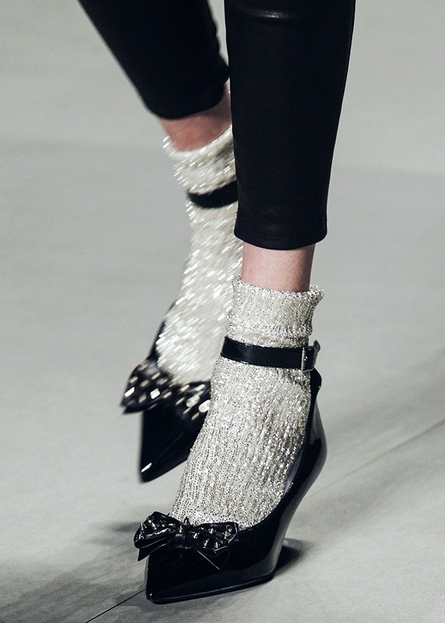 终于甩好了肉准备塞进这些衣裤的时候｜罪魁祸首跑了～