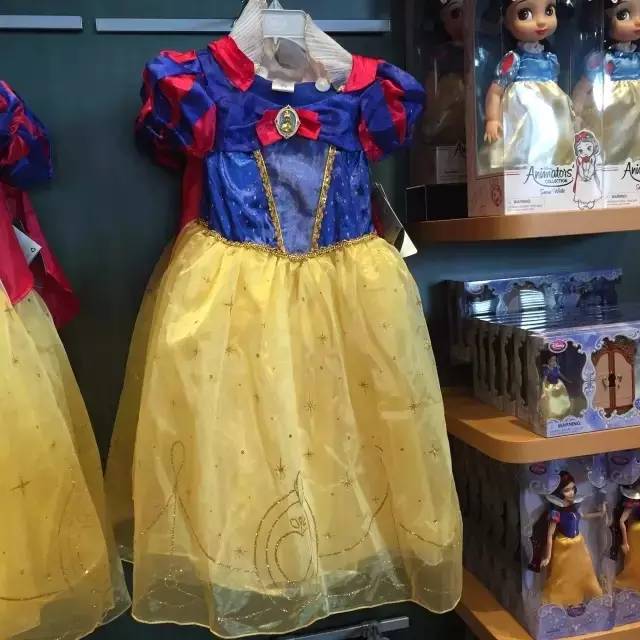 上海迪士尼酒店最高3000多元一晚！半小时卖出上万张门票！杭州一家人去玩要花多少？算完整个人不好了