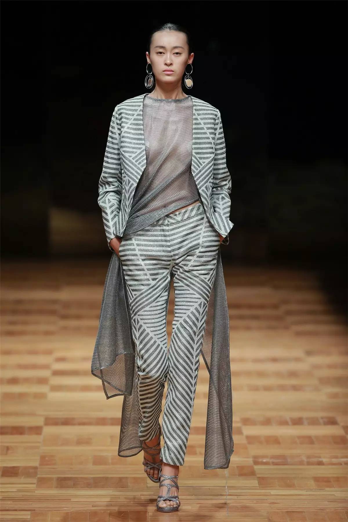 秀场直击中国时装秀,国际时装周北京时间