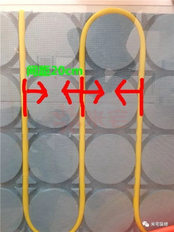 地暖选瓷砖还是木地板,地暖跟中央空调选哪个