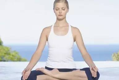 长期喝柠檬红茶有什么好处和坏处,绿茶和红茶哪种茶对身体更有好处