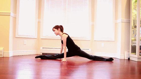 巴基斯坦男孩头能转180？！宝宝后天柔韧训练不良方式早知道！