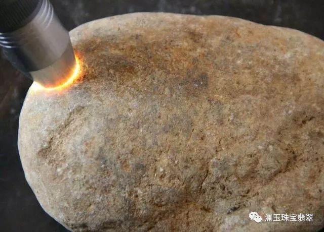 云南缅甸翡翠批发报价,云南缅甸翡翠毛料批发市场多大