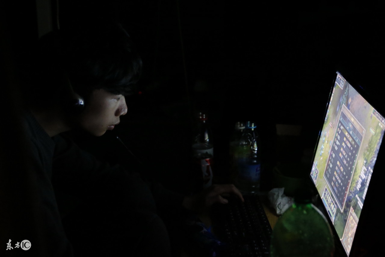 80后失业在家的真实生活,90后打工仔失业视频