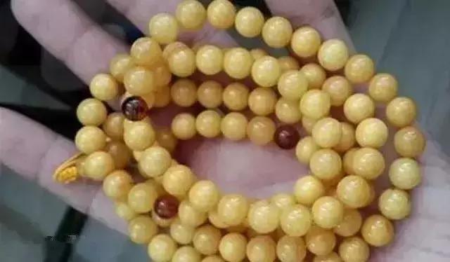 100年老蜜蜡真假鉴别,琥珀坊蜜蜡真假对比图