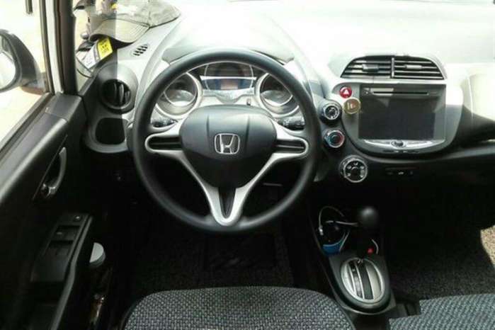 四万块钱买了一辆12年的车,4万块买一辆16年二手飞度自动挡