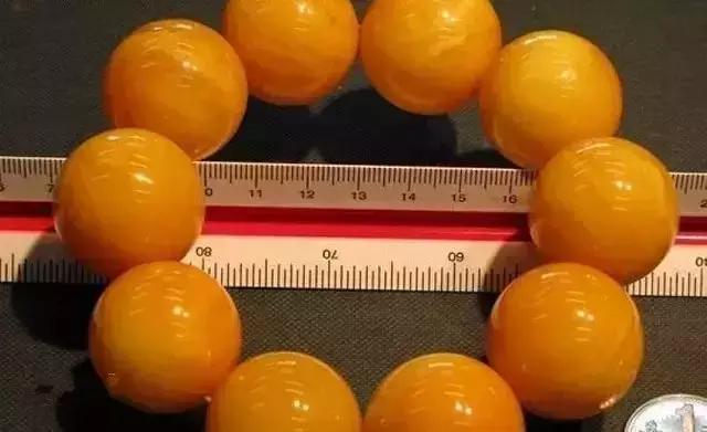 100年老蜜蜡真假鉴别,琥珀坊蜜蜡真假对比图