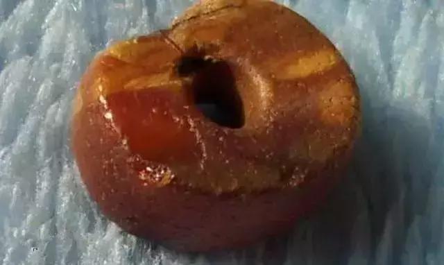 100年老蜜蜡真假鉴别,琥珀坊蜜蜡真假对比图