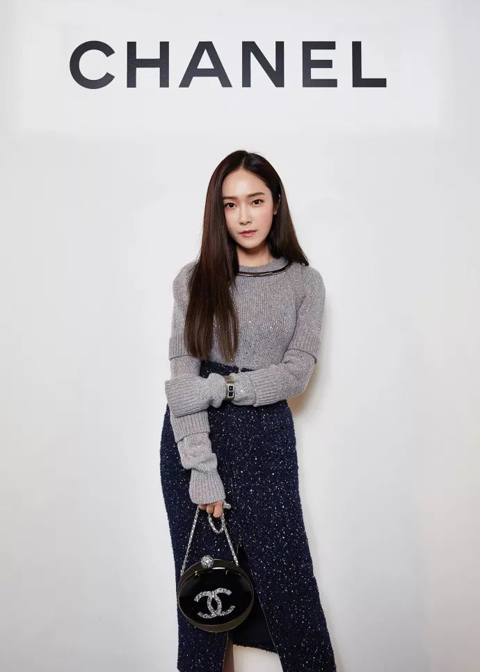 一周爱豆穿衣榜｜允儿领衔众女神短发潮郑氏姐妹一刚一柔美翻天