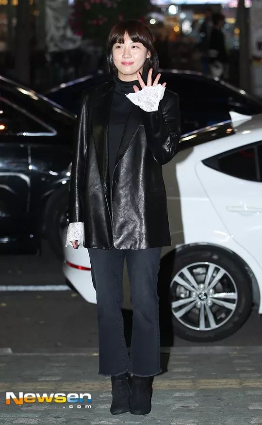 一周爱豆穿衣榜｜允儿领衔众女神短发潮郑氏姐妹一刚一柔美翻天