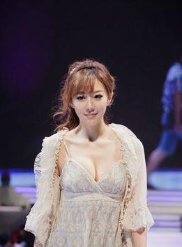 范冰冰杨幂大家都认识网友说:我还认识郭美美这个十八线“女星”