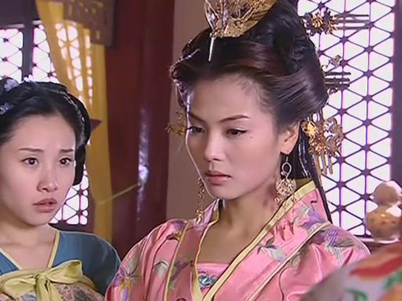 作为皇帝，他是个笑话，作为诗人，他是个神话