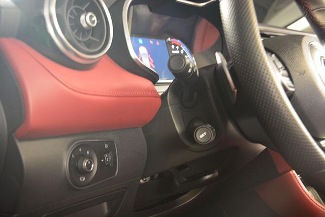 红名爵6黑顶,名爵六红