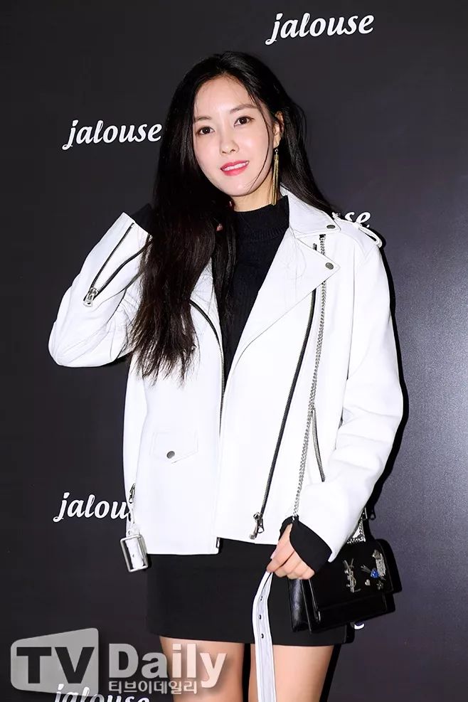 一周爱豆穿衣榜｜允儿领衔众女神短发潮郑氏姐妹一刚一柔美翻天