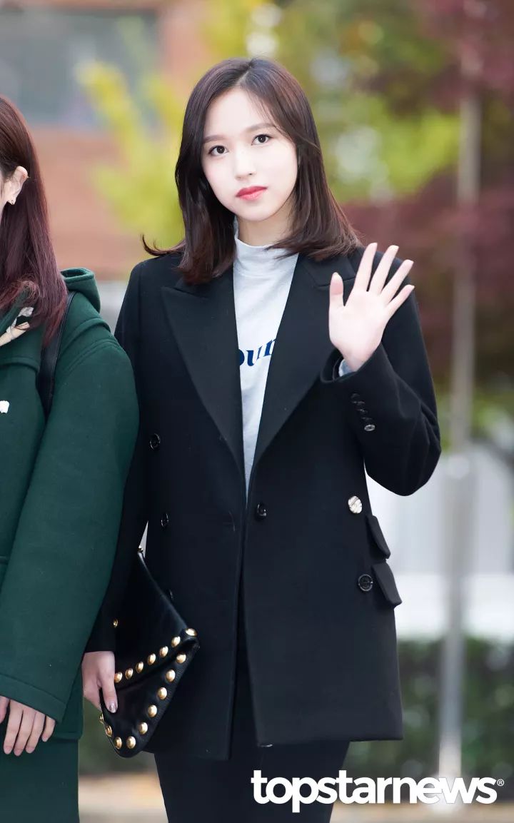 一周爱豆穿衣榜｜允儿领衔众女神短发潮郑氏姐妹一刚一柔美翻天