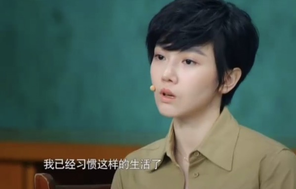 鹿晗和王俊凯站一起,17岁的王俊凯和鹿晗