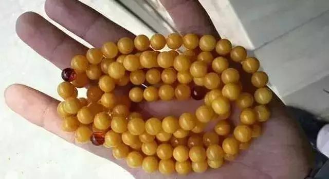 100年老蜜蜡真假鉴别,琥珀坊蜜蜡真假对比图