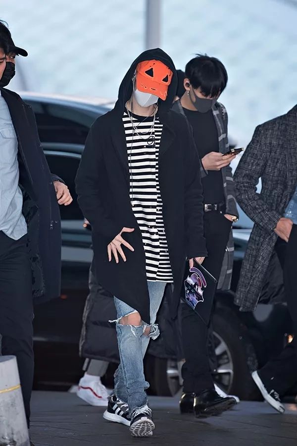 一周爱豆穿衣榜｜允儿领衔众女神短发潮郑氏姐妹一刚一柔美翻天