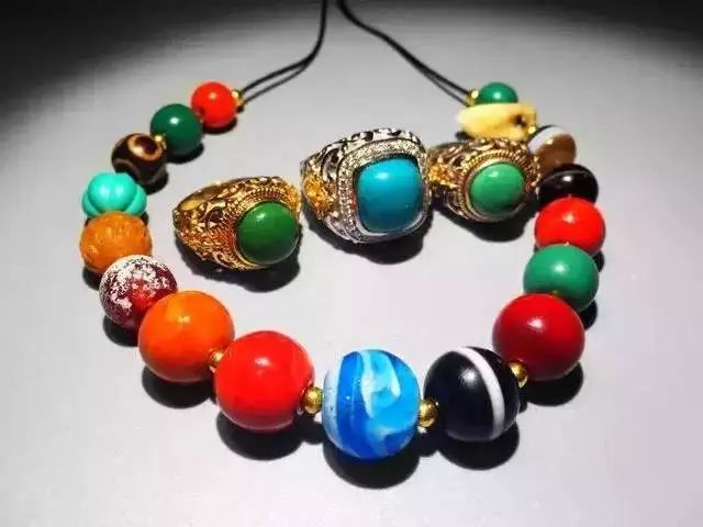 地摊手串为什么便宜,地摊手串为什么这么便宜