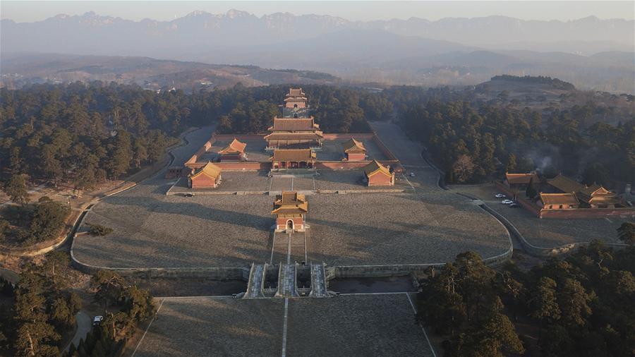 雍正的陵墓为什么不跟康熙的一起,乾隆给雍正修陵墓