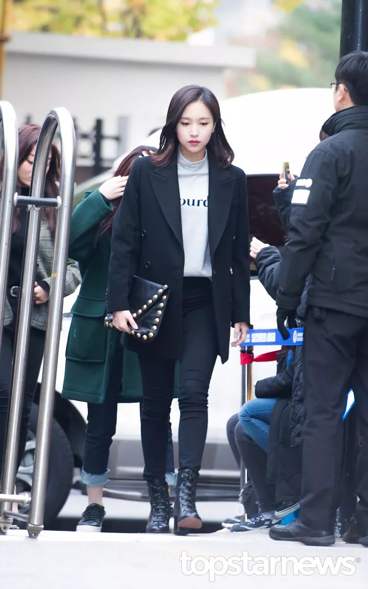 一周爱豆穿衣榜｜允儿领衔众女神短发潮郑氏姐妹一刚一柔美翻天