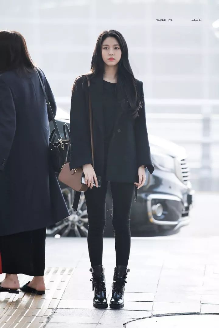 一周爱豆穿衣榜｜允儿领衔众女神短发潮郑氏姐妹一刚一柔美翻天