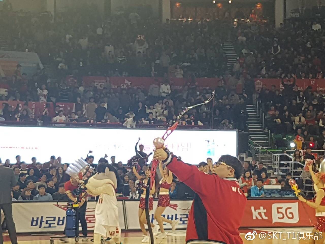 faker鍥犱激鏆傜璧涘満鍚庣殑skt,sktfaker鍜屽皬鑺辩敓