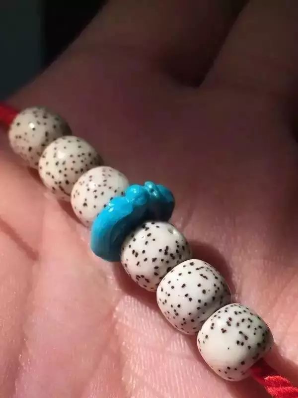 地摊手串为什么便宜,地摊手串为什么这么便宜