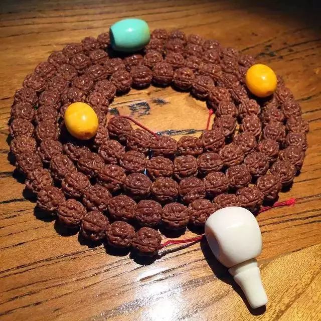 地摊手串为什么便宜,地摊手串为什么这么便宜