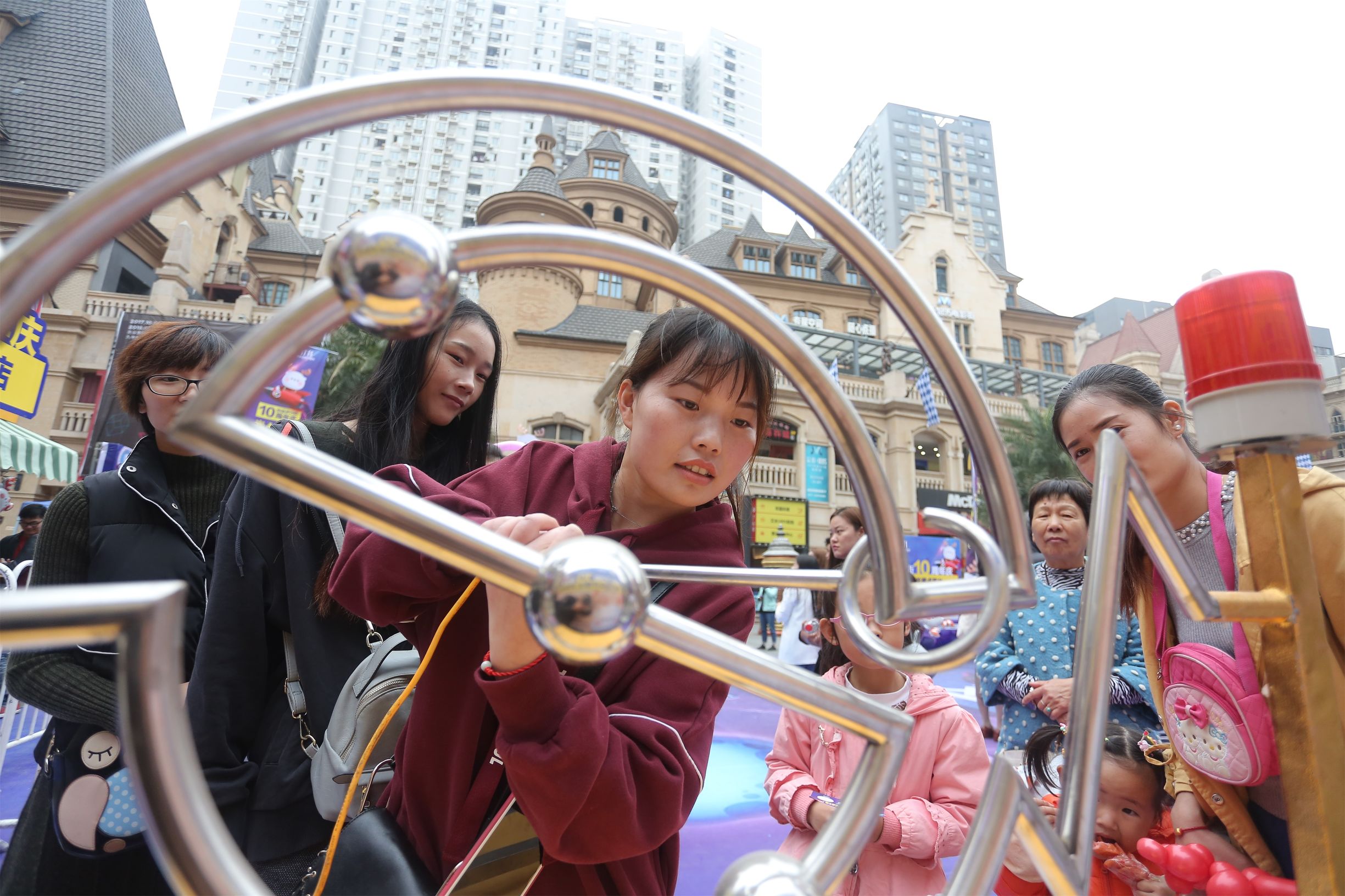 光谷步行街十年新变化,2019光谷步行街活动