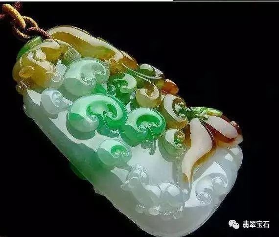 翡翠独特料,探寻糯种带点绿翡翠的独特魅力