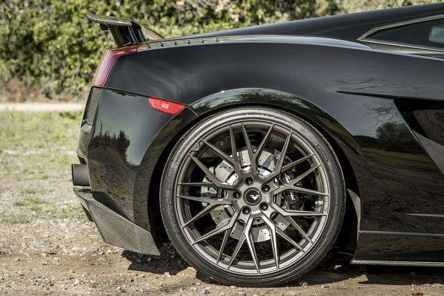 兰博基尼超级跑车的玩具视频,土豪的玩具车阿斯顿马丁