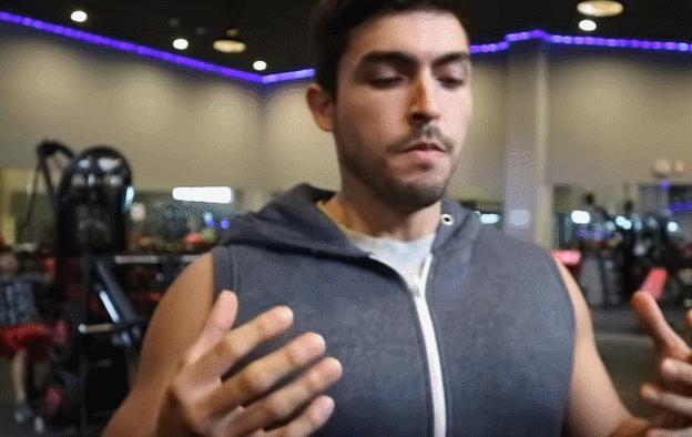 纠正胸往前倾,纠正左右胸肌不一致的动作