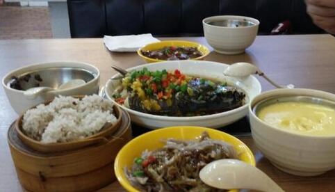 红谷滩区秋水张吉记小碗菜餐饮店,丹阳市云阳镇张吉记小碗菜餐饮店