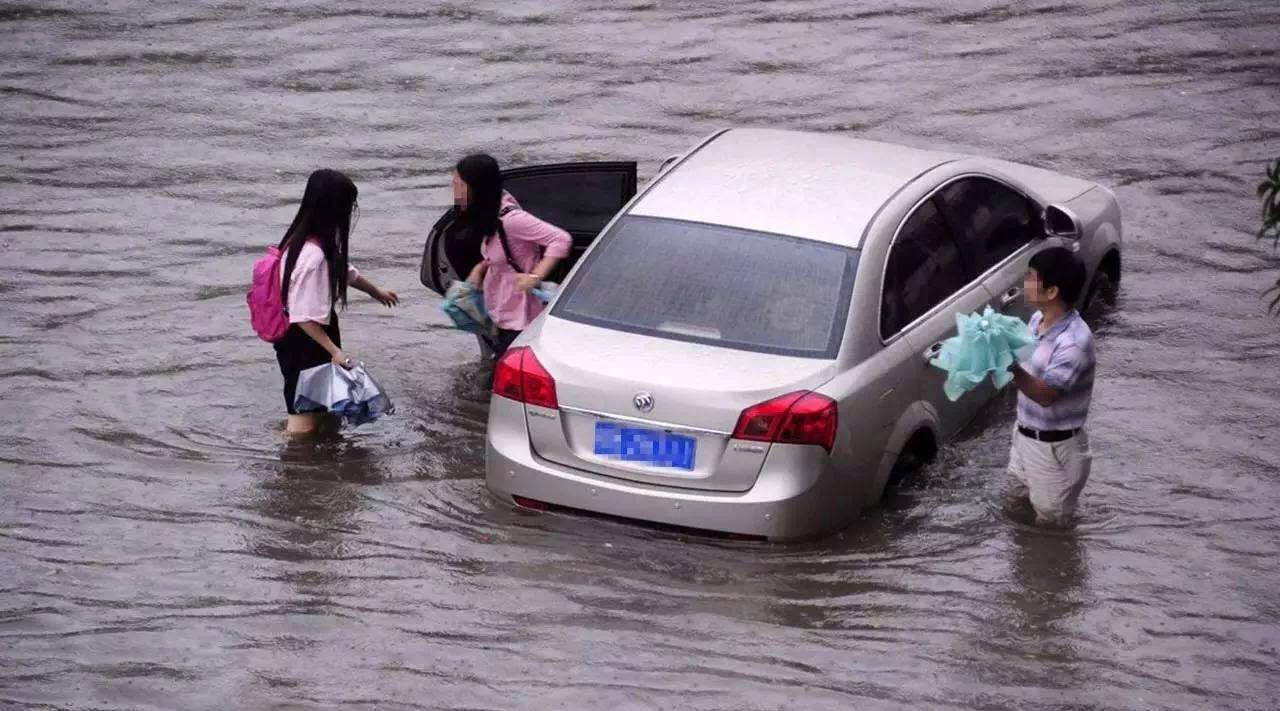 20万买奔驰c可以吗,20万买c级车什么车好