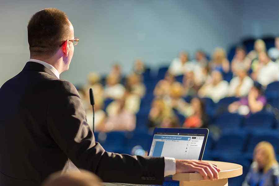 PPT起源故事:令20多岁的乔布斯痴迷,美国发动战争的辩护工具