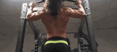 7个动作重复420次，蝙蝠背比麒麟臂酷得多！