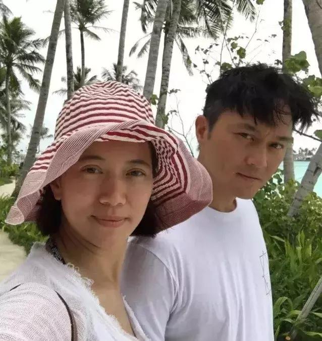 孙怡素颜被吐槽没有董子健白 (李沁的素颜和孙怡的素颜)