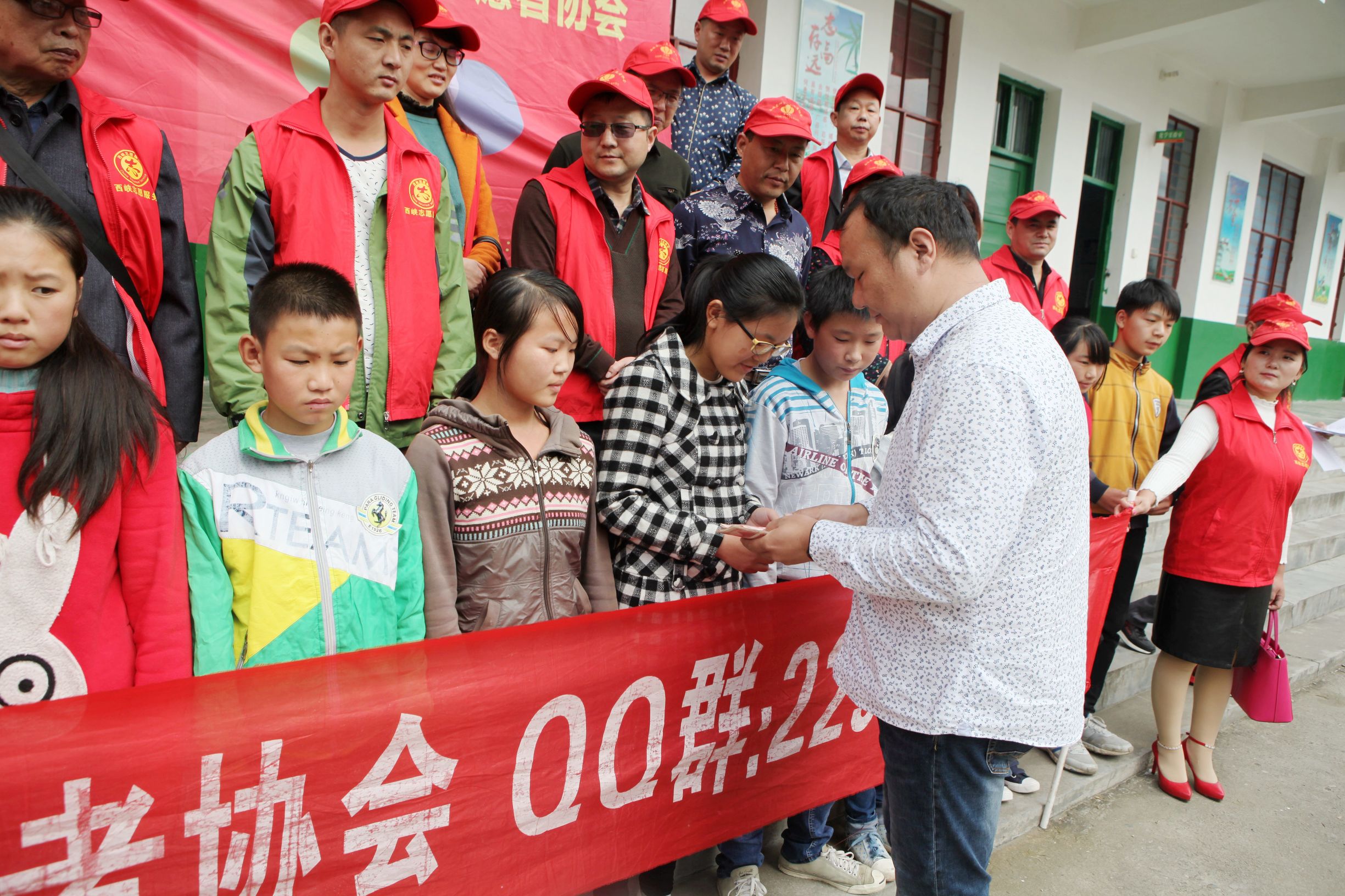 最美西峡人六:爱岗敬业奉献的楷模罗源